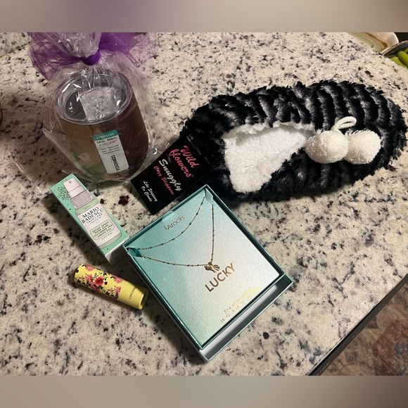 5+ Piece MYSTERY BAG - Picture 9 of 15